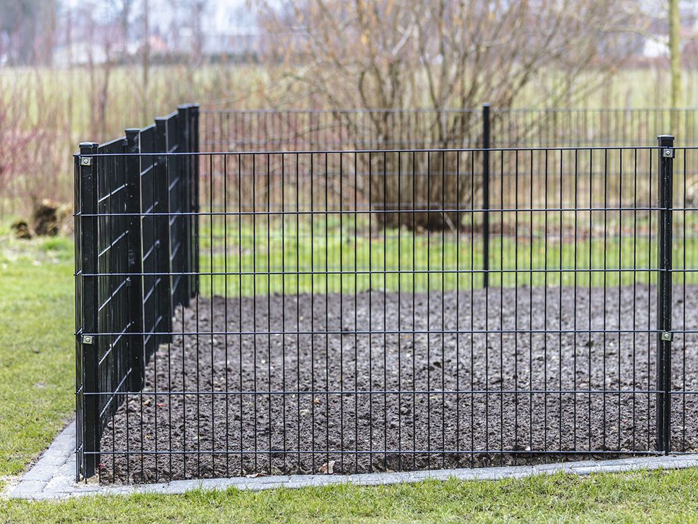 8/6/8 twin wire mesh fence installed, 2508 mm panels