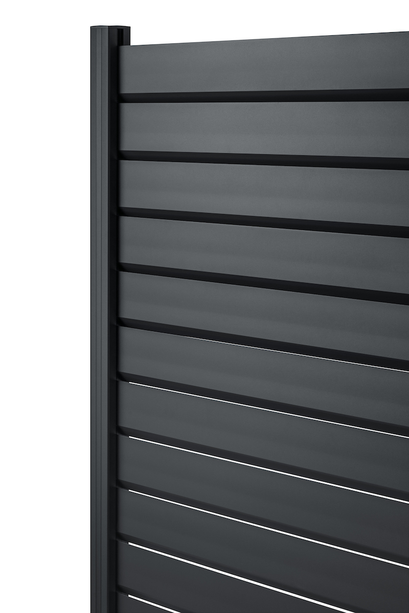 Gardenode Equinox bevelled louvre aluminium fence slat in anthracite grey (RAL 7016), full fence panel, rear view, close-up detail.