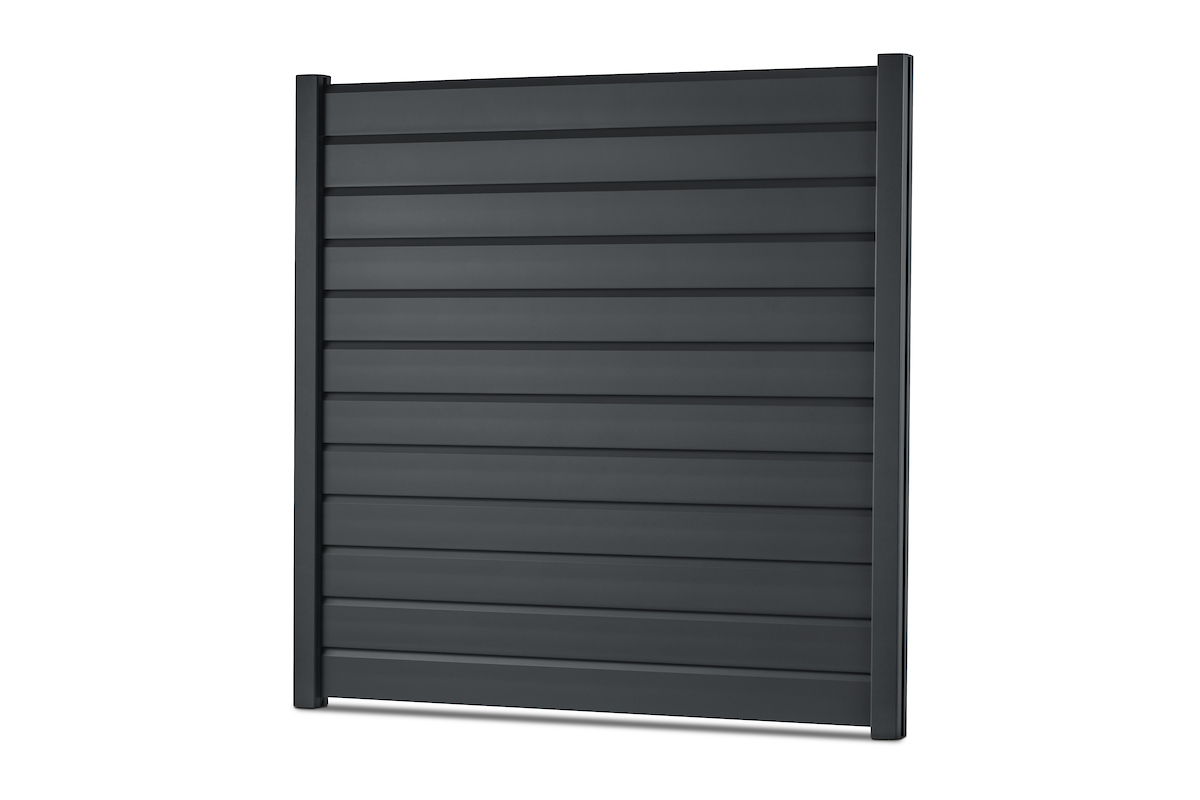 Gardenode Equinox bevelled louvre aluminium fence slat in anthracite grey (RAL 7016), full fence panel, three-quarter view.