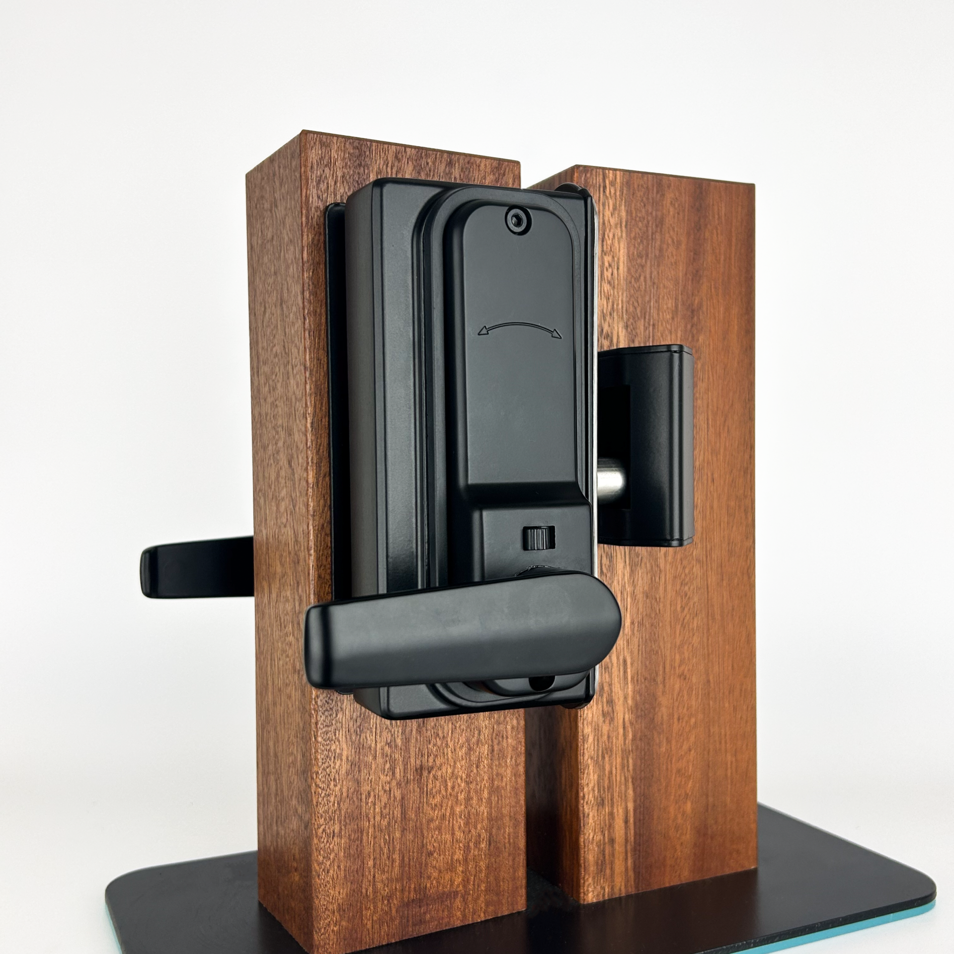 Gatemaster Superlock 2.0 RapidReset Gate Lock Surface Mounted Single-Sided, on gate photo back