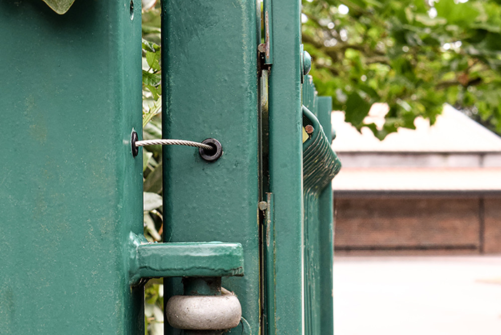 Gatemaster Gate Restrainer for gates up to 1100 Lbs, in gate