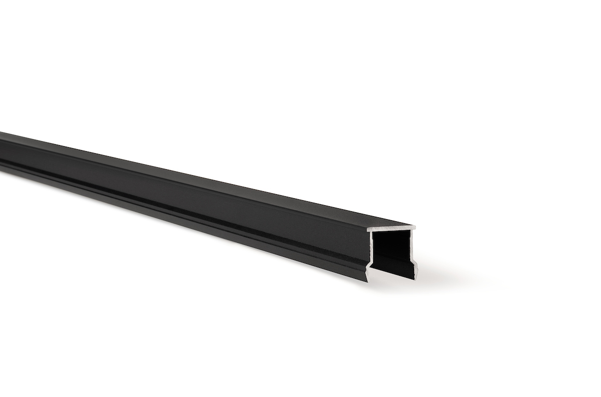 Gardenode Equinox aluminium slat retaining clip in black (RAL 9005), product shown alone.