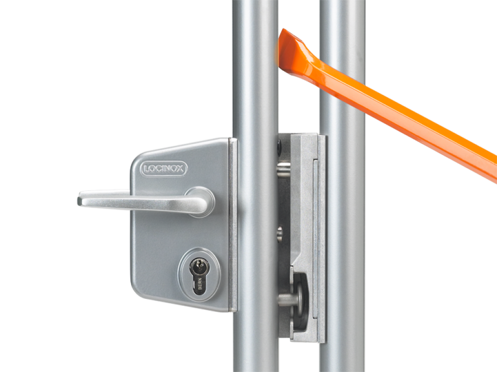 Locinox gate lock on a round profile with keep and a pry bar