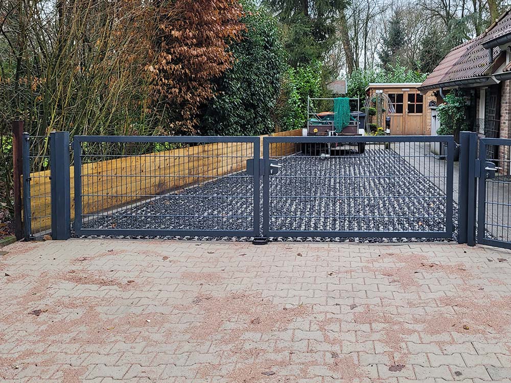 Professional double leaf swing gate with double wire infill