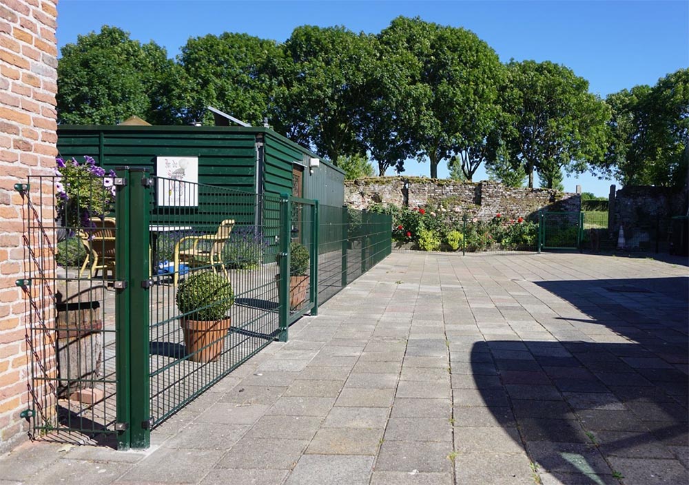 Double wire fence in fir green RAL 6009