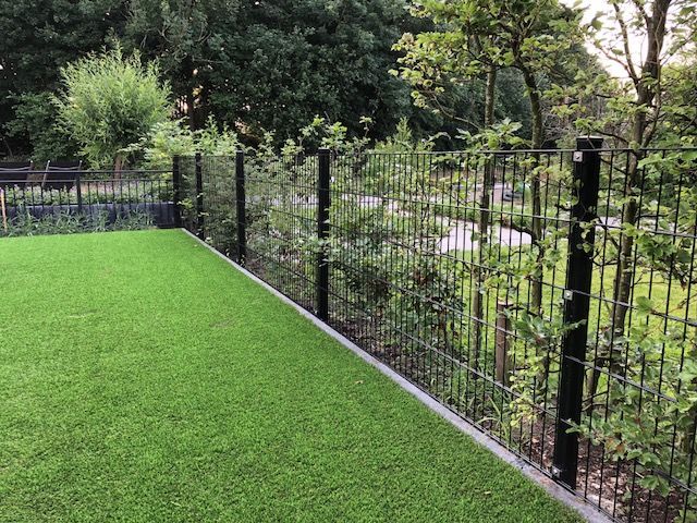 Double wire fence installed on Multi posts 60 x 40 mm