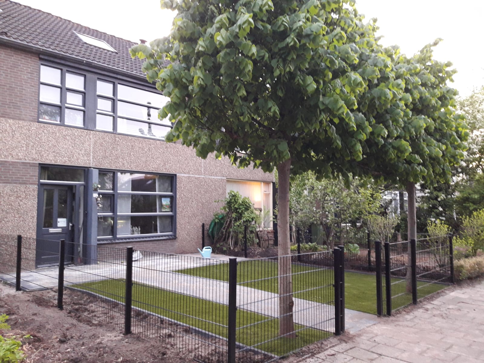 Double wire fence installed on Multi posts 60 x 40 mm