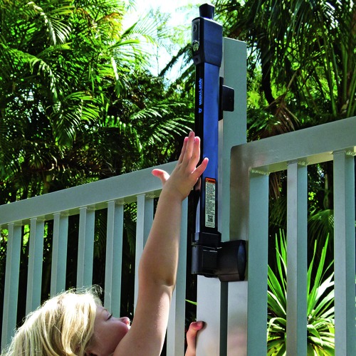 MagnaLatch Series 3 Top Pull in black fitted to a gate