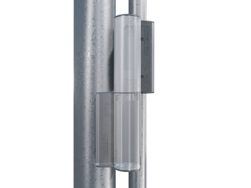 Close-up of a CLB-TIGER bracket on a round post