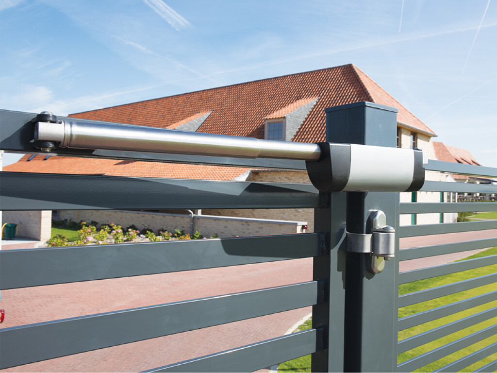 Locinox Samson-2 hydraulic gate closer, view 4